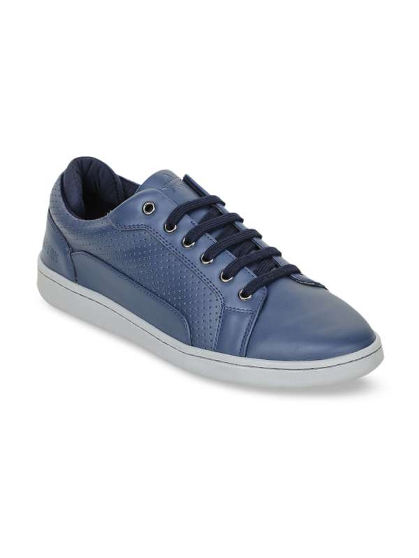 Levi's men's woods navy blue sneakers deals