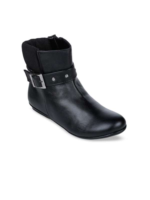 chelsea boots myntra