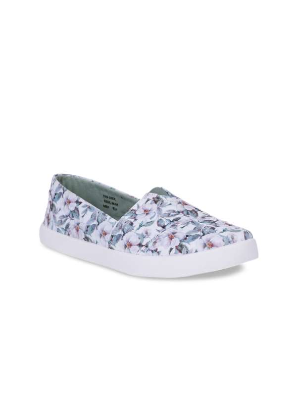 bata canvas shoes for girls