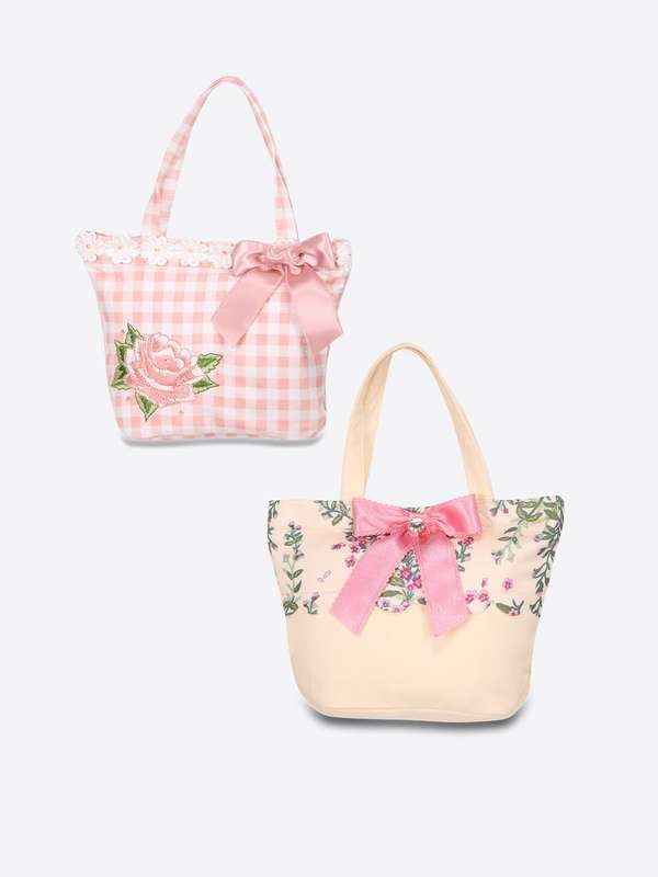 bags for girls myntra