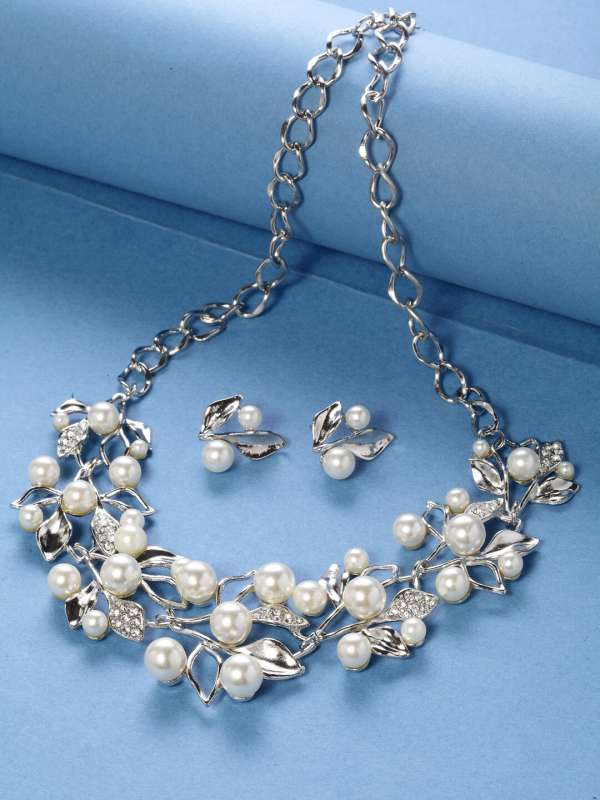 Shining on sale diva necklace