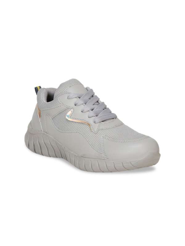 Girls trekking 2024 shoes