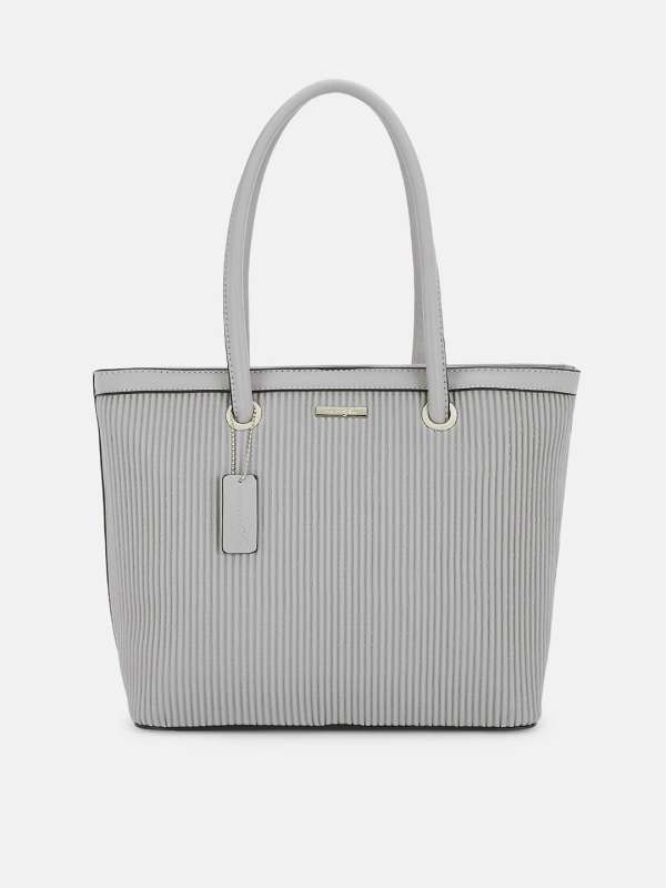 pantaloons handbags online