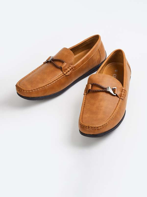 Code by lifestyle footwear Outlet