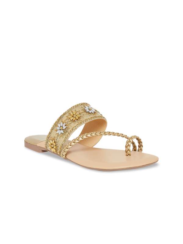 flat chappals online