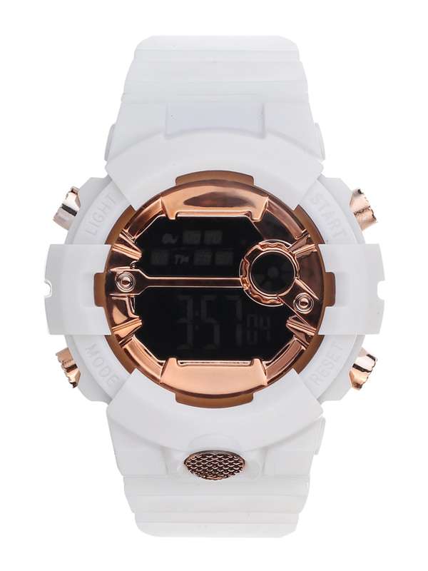 Fantasy world watches new arrivals
