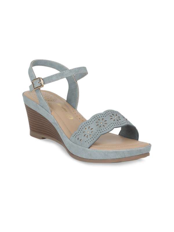 Bata discount wedge shoes