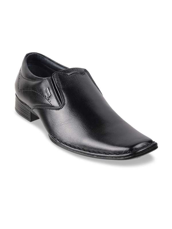 Buy Black Sports Shoes for Men by Mochi Online