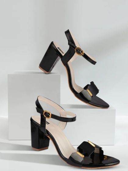 Meriggiare sandals top