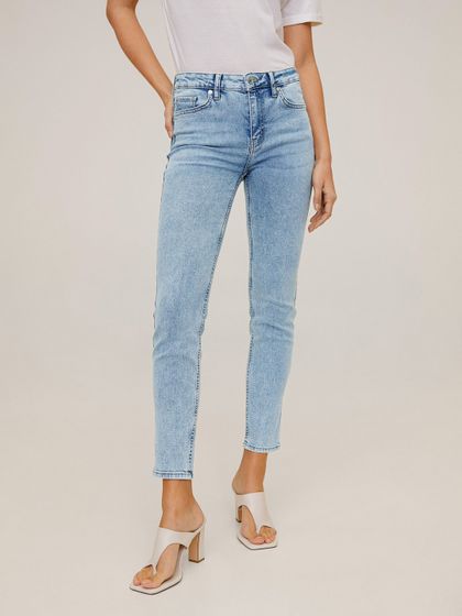 Buy MANGO Women Blue Sustainable Veronica Slouchy Fit Mid Rise Cropped  Clean Look Jeans - Jeans for Women 12923942 | Myntra