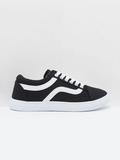 vans old skool myntra
