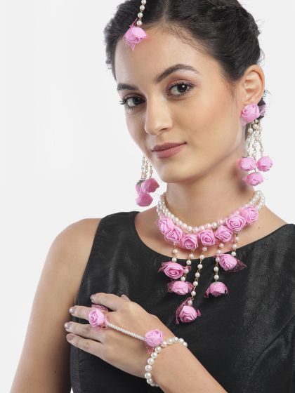 Myntra on sale flower jewellery