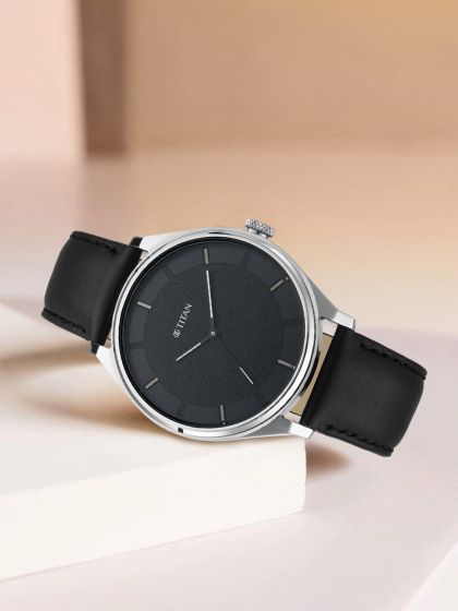 Titan 1585sl07c watch top