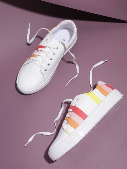 White sneakers with pink stripe outlet