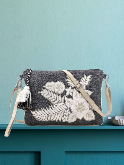 Nike floral sling bag store