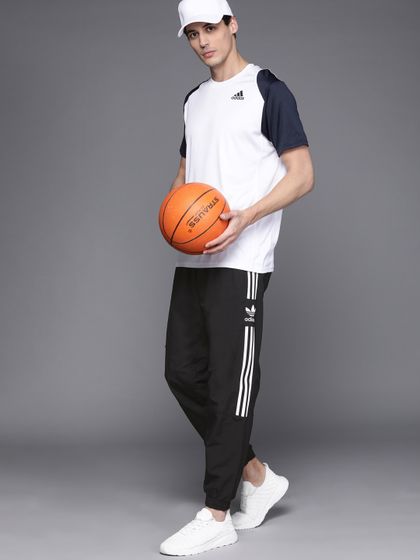 Buy ADIDAS Originals Men Olive Green Adibreak Track Pants - Track Pants for  Men 7401526 | Myntra