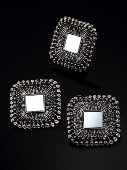 Square store shaped jhumkas