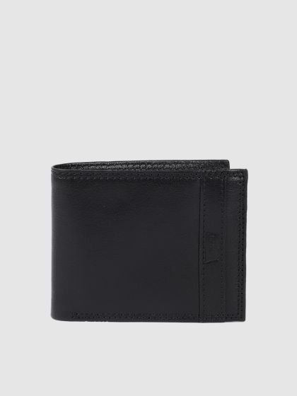 Levis top wallets myntra