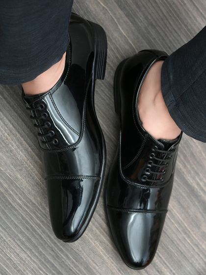 Buy INVICTUS Men Black Formal Oxford 