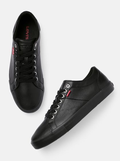 Levi's men's woods sales navy blue sneakers