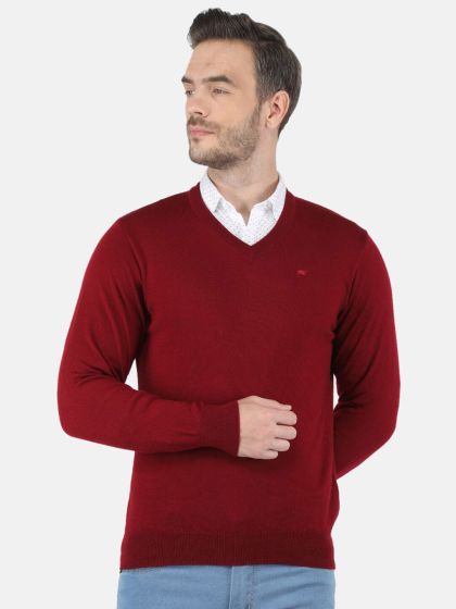 Maroon top pullover sweater