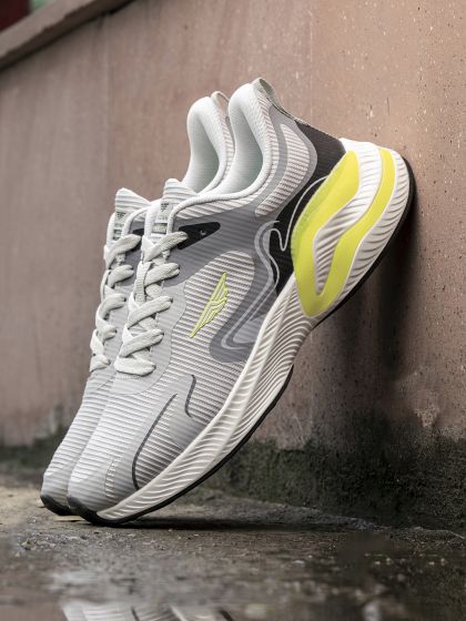 Red tape athleisure range sports walking shoes best sale for men