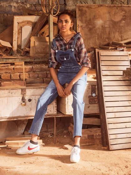 Flared denim dungarees shop