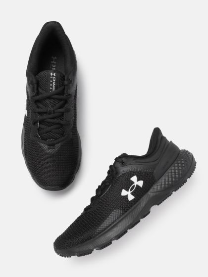 Buy UNDER ARMOUR Women Black & White Woven Design Charged Pursuit