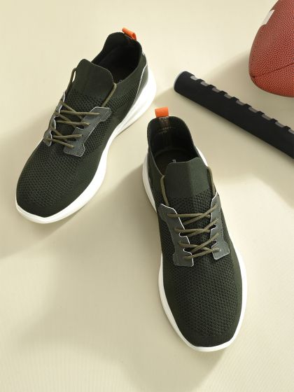 Zoom strike 2024 mens running shoes