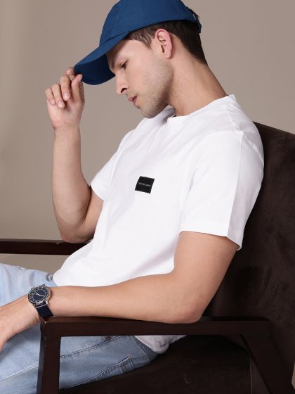 Camiseta MC Embossed Branca Calvin Klein – Neetro Concept