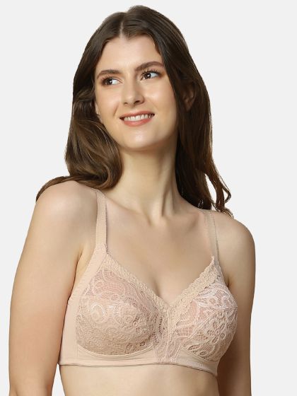 Buy SOIE Lacy Bandeau Bra with Mid Rise Full Coverage Solid Lacy