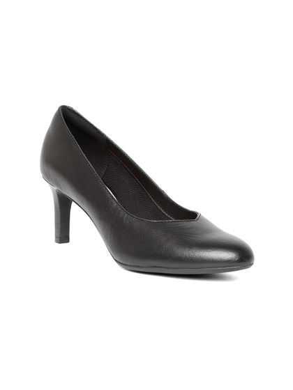 clarks black leather pumps