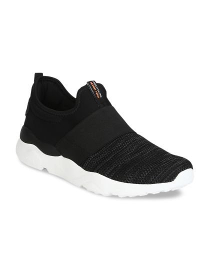 Red tape cheap trekking shoes