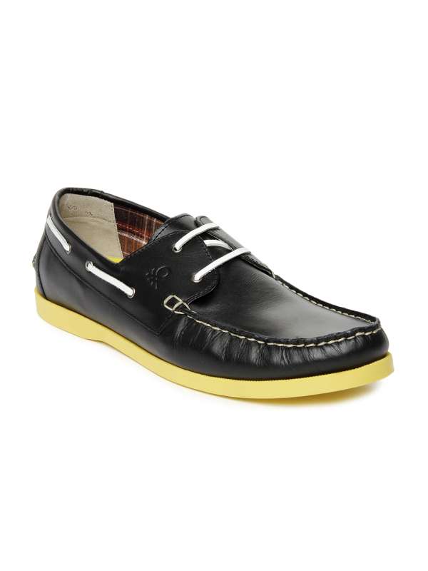 united colors of benetton boat shoes