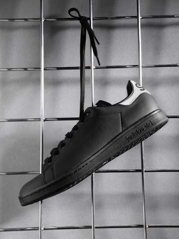 adidas stan smith black black