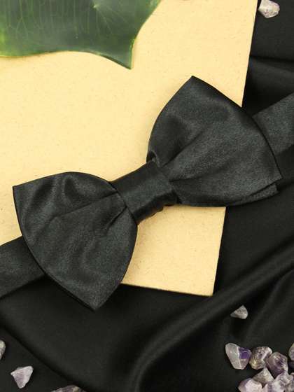 PELUCHE Black Solid Bow
                    Tie