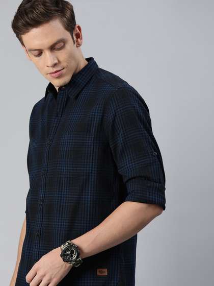 Roadster Men Black
                        & Blue Regular Fit Checked Casual Shirt