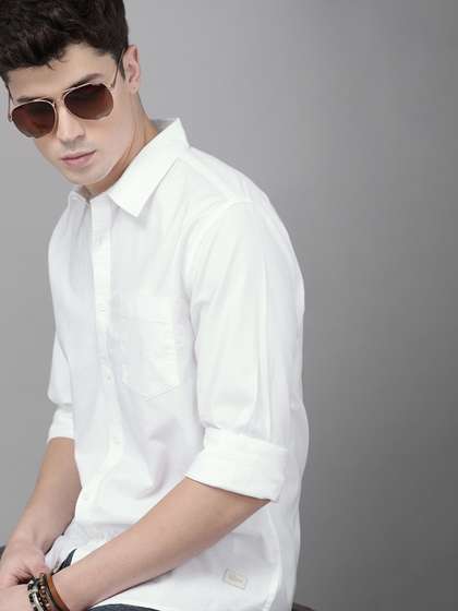 Roadster Men White
                          Regular Fit Solid Casual Shirt