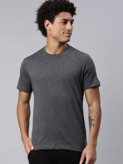 Levis Men Soft Pure
                      Cotton Round Neck Half Sleeve Tshirt
