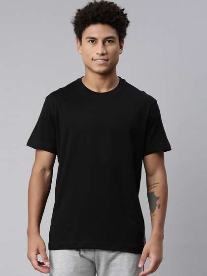 Levis Men Soft Pure
                      Cotton Round Neck Half Sleeve Tshirt