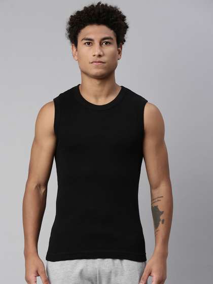 Levis Men Solid
                        Scoop Neck Sleeveless Pure Cotton Rib Easy Tuck
                        Gym Vest