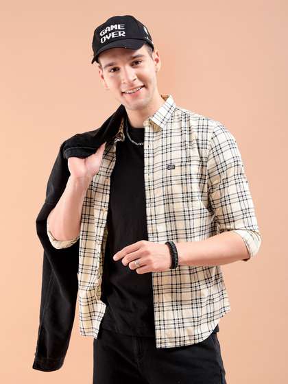 The Indian Garage Co
                        Men Cream-Coloured & Black Slim Fit Checked
                        Casual Shirt