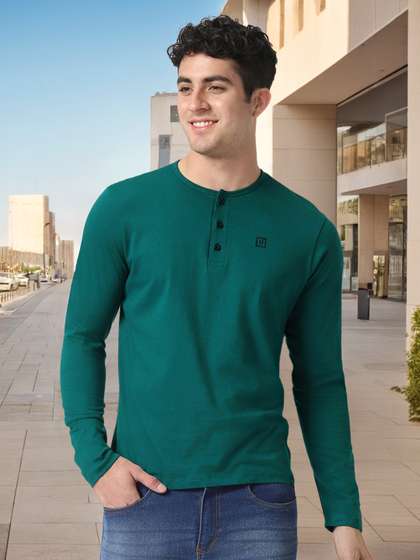 Urbano Fashion Men Green Solid Henley Neck Pure Cotton Slim Fit T-shirt