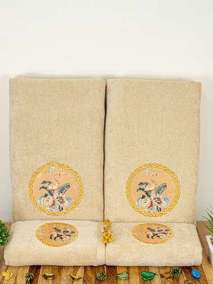 RANGOLI Unisex Set Of 4 Beige Appliqued 450 GSM Towels