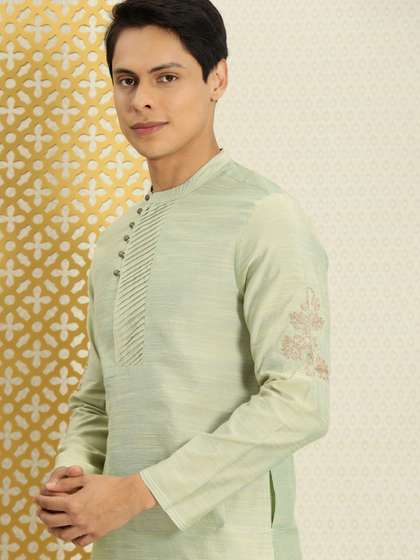 House of Pataudi Men Embroidered Kurta