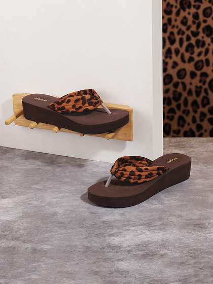 Mochi Women Tan
                          Printed Sandals