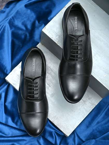 INVICTUS Men Black
                        Solid Formal Oxford Shoes