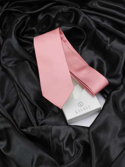 Kavove Men Pink Printed
                    Broad Tie