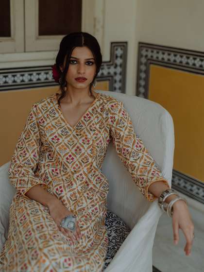 anayna Women White
                        & Beige Pure Cotton Ethnic Motifs Printed
                        Angrakha Kurta