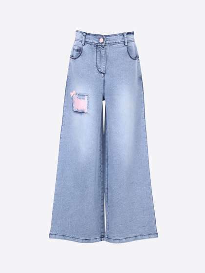 CUTECUMBER Girls Blue
                    Bootcut Mildly Distress Light Fade Applique
                    Stretchable Jeans